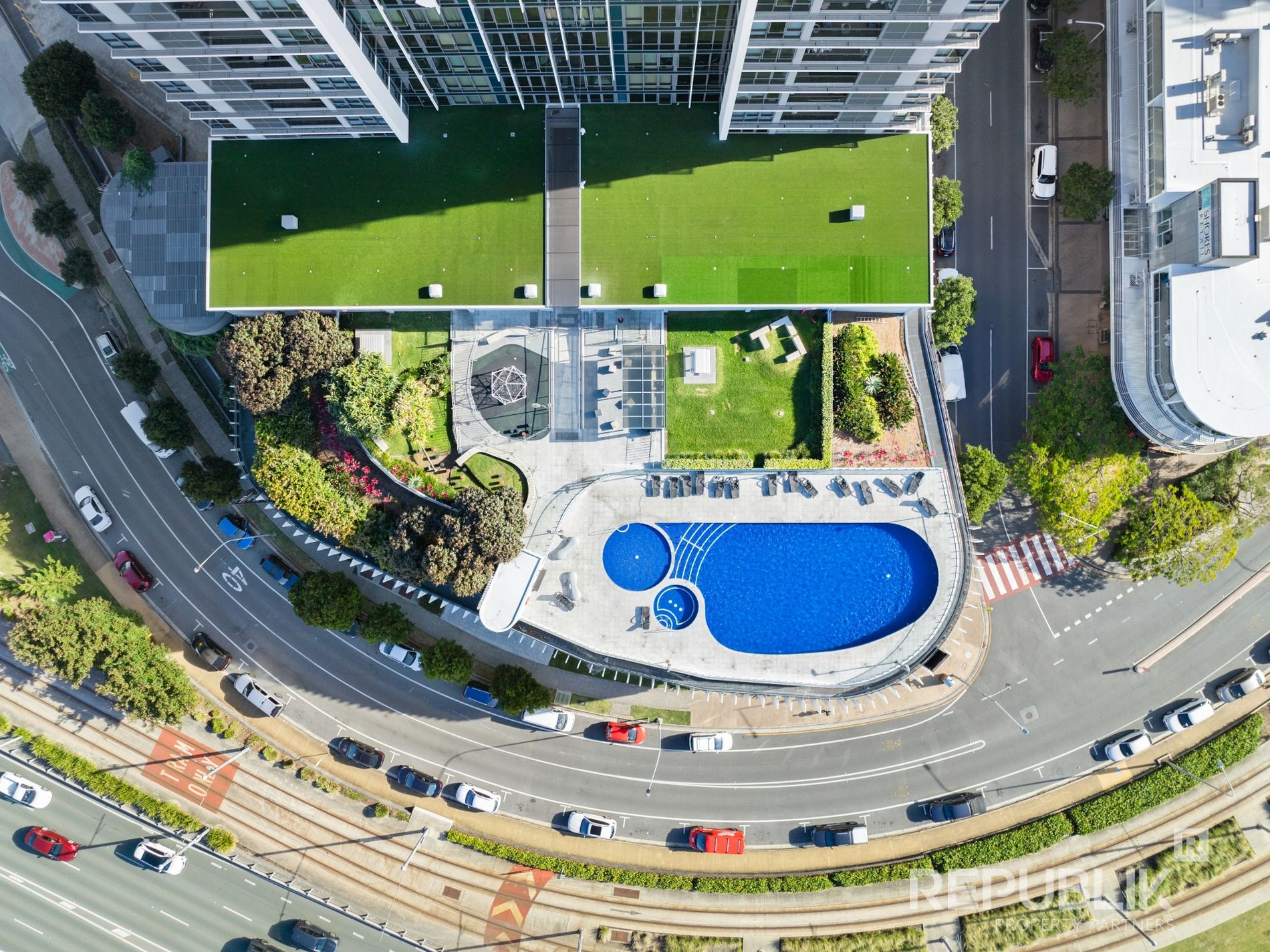 706 / 2 Como Crescent, Southport