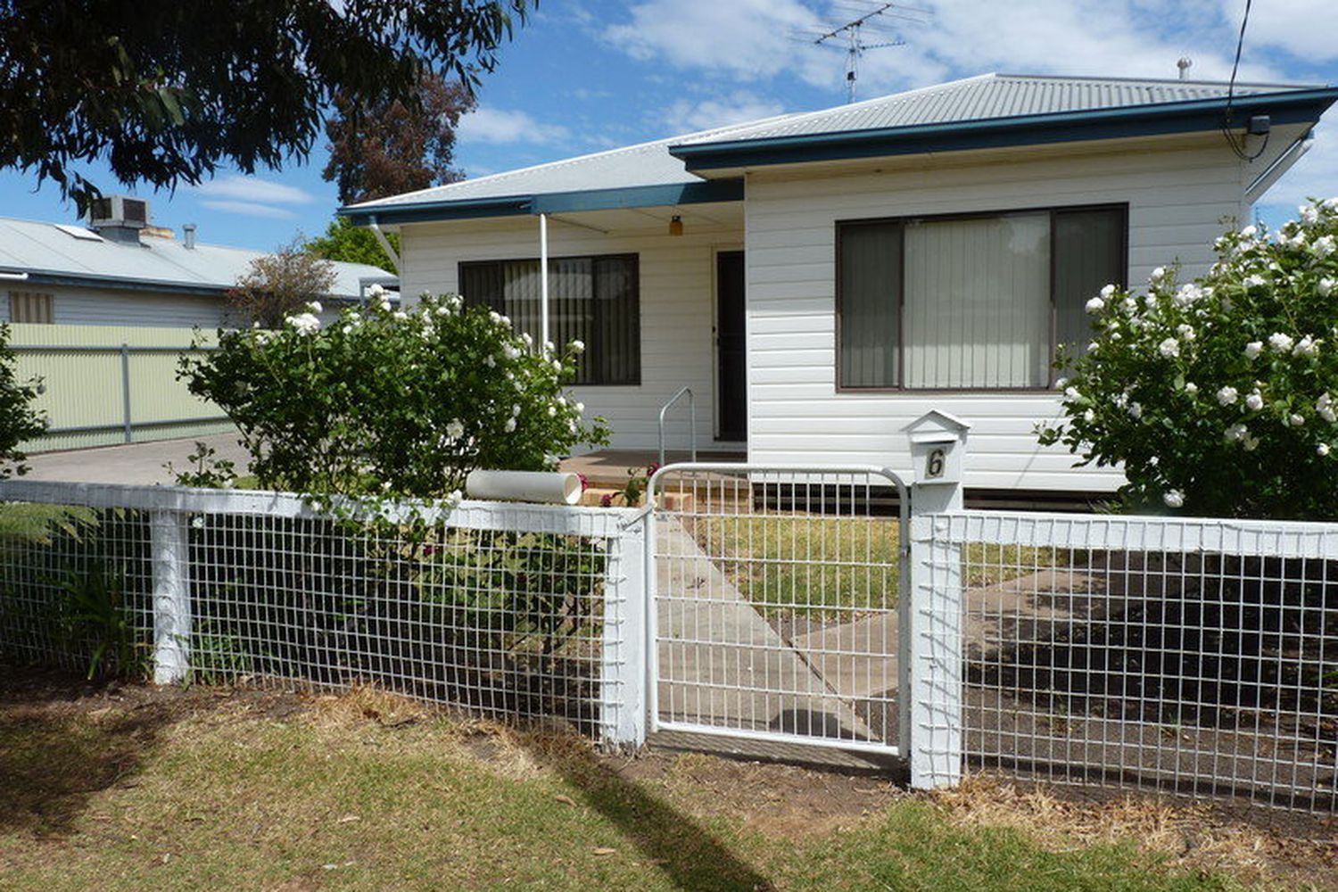 1 / 6 John Street, Horsham