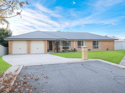 2 Medinah Ct, West Wodonga
