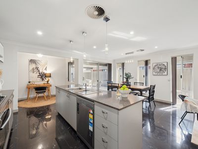 19 Wimbledon Drive, Piara Waters