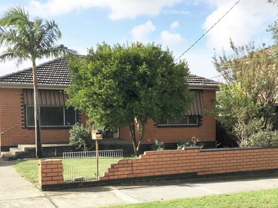 13 Browns Road, Clayton