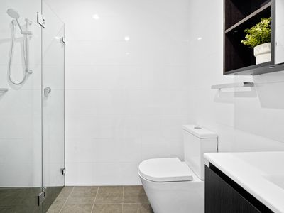 A206 / 37-39  Loftus Crescent, Homebush