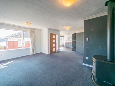 83 Easther Crescent, Kew