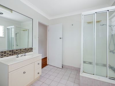 12 Alleena Street, Cranbrook