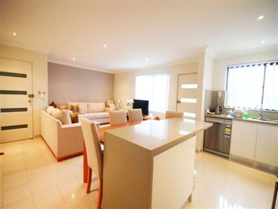 8 / 38 Flora Street, Roselands