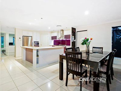 21 Carisbrook Cct, Forest Lake