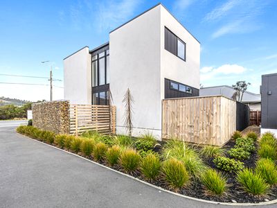 1 / 899 Ferry Road, Ferrymead
