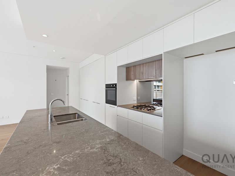 1111 / 21 Spurway Drive, Norwest