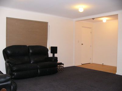 25 Greenbank Grove, Hackham