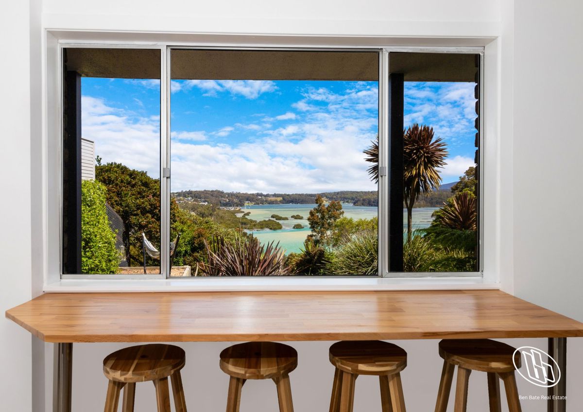 11 Hillcrest Avenue, North Narooma