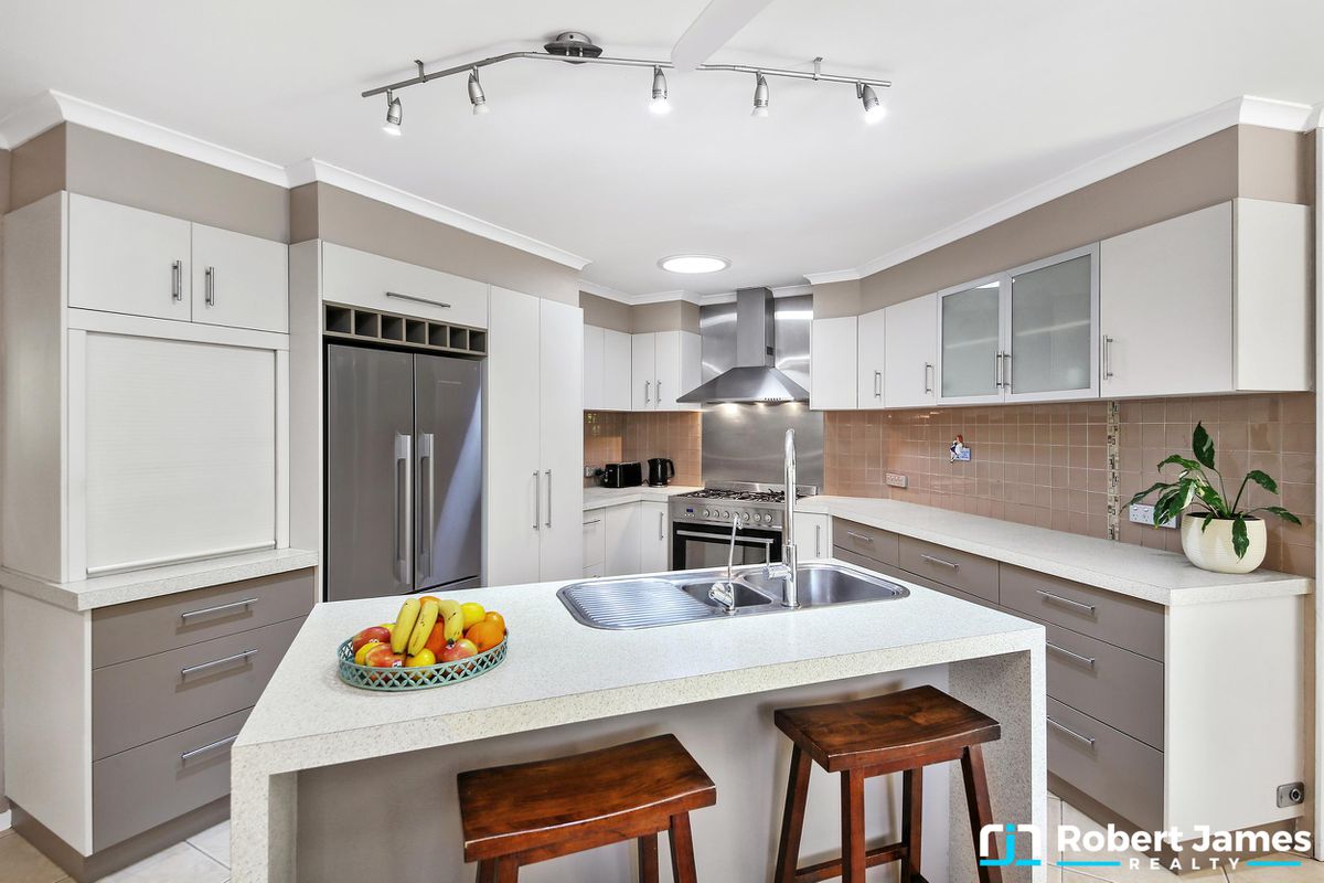 6 Hoylake Court, Tewantin