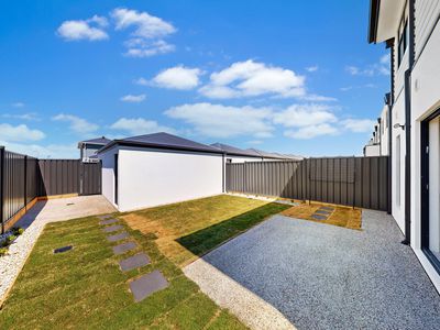 2 Boysenberry Close, Clyde North