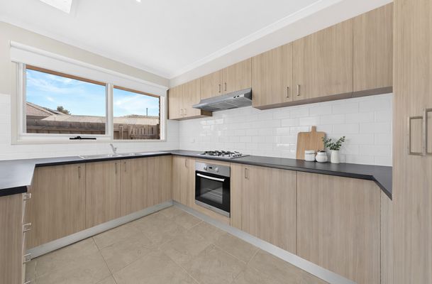 6 Parton Place, Craigieburn