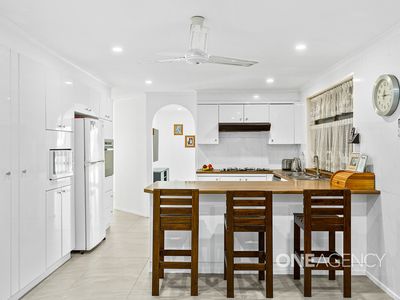 6 Honeysuckle Place, Albion Park Rail