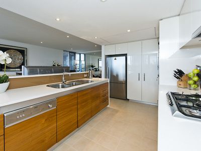 305 / 30 The Circus, Burswood