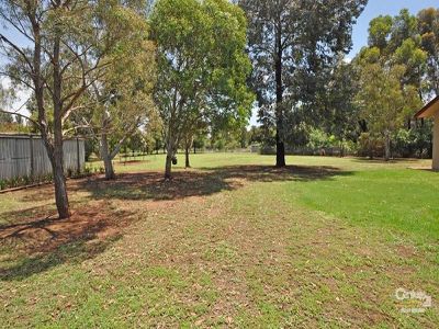 13 Lakeland Drive, Dubbo
