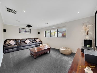 174 Eureka Drive, Manor Lakes