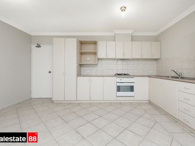 E5 (13)  /  88 Royal Street, East Perth