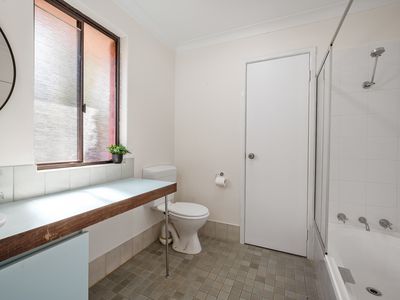 7 De Bernales Street, Hannans