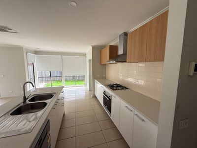 4 Gulf Road, Point Cook