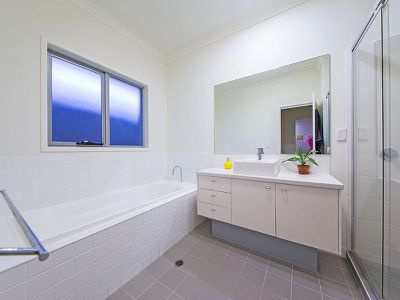 17 Esk Cr, Wakerley
