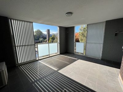 5 / 2 Dressler Court, Holroyd