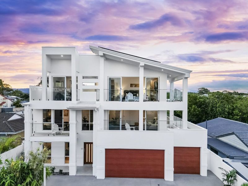 19 Summerland Ky, Broadbeach Waters