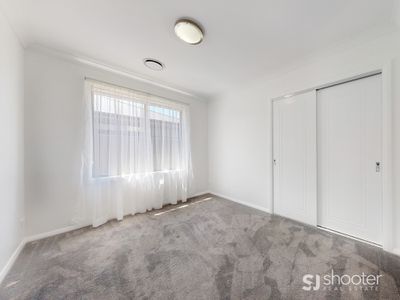 21 Waterway Crescent , Dubbo