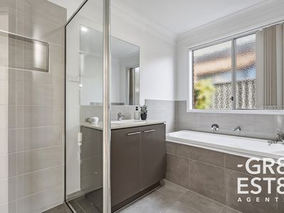 12 Newington drive, Cranbourne East