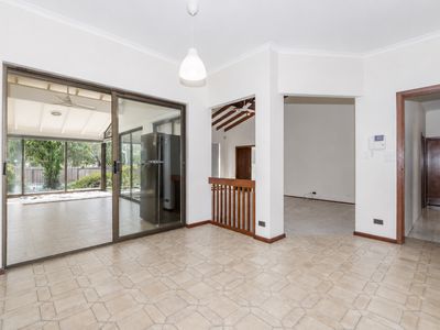5 Lakeside Road, Churchlands