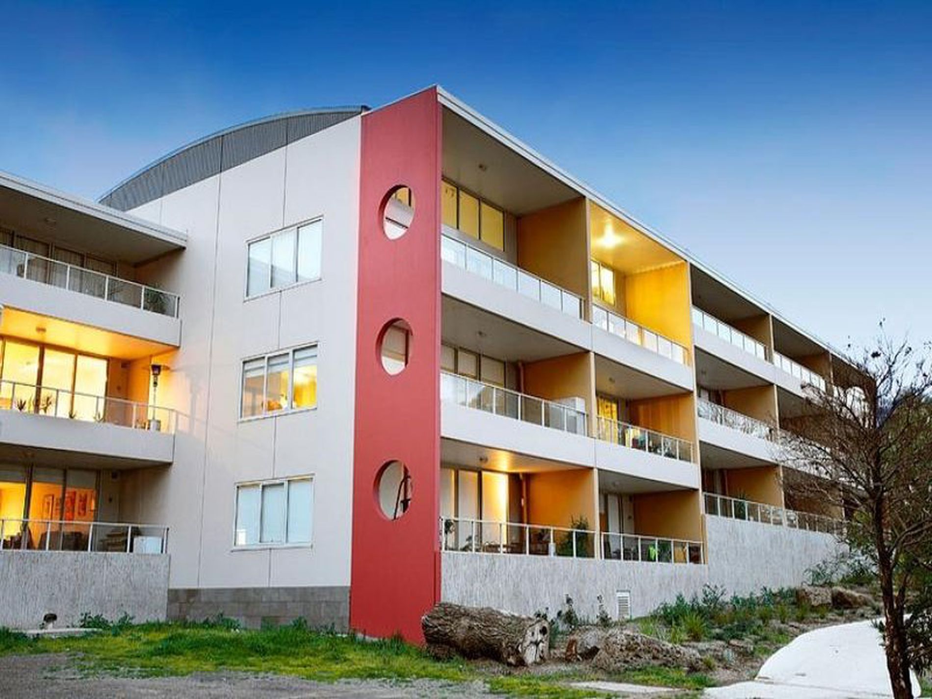 10 / 2 Saltriver Place, Footscray