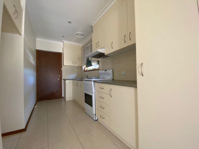 1 / 8 Parker Street , Werribee