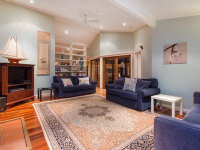 2 Hadrian Avenue, St Andrews Beach