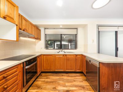 16 Lakeshore Avenue, Kingfisher Shores