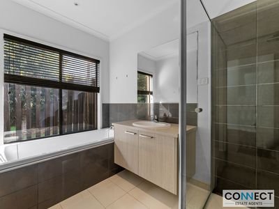 9 Stoneleigh Road, Cranbourne North