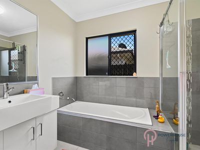 6 Byerstown Link, Trinity Park