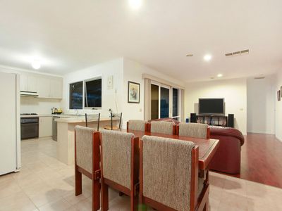 25 Pinehill Drive, Rowville