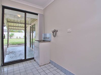 9 Dargin Way , Rockingham
