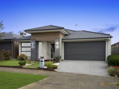 14 Pepita Crescent, Manor Lakes