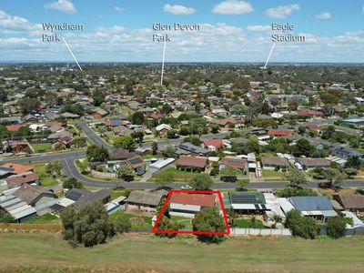 10 Centenary Crescent, Werribee