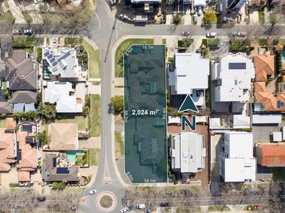 30 Kintail Road & 17 Tweeddale Road, Applecross