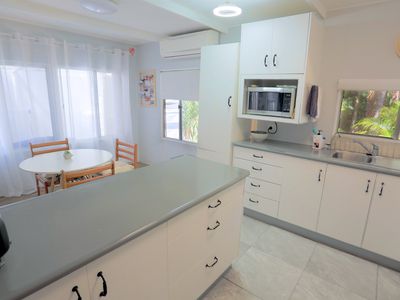 402 / 760 Scenic Highway, Kinka Beach