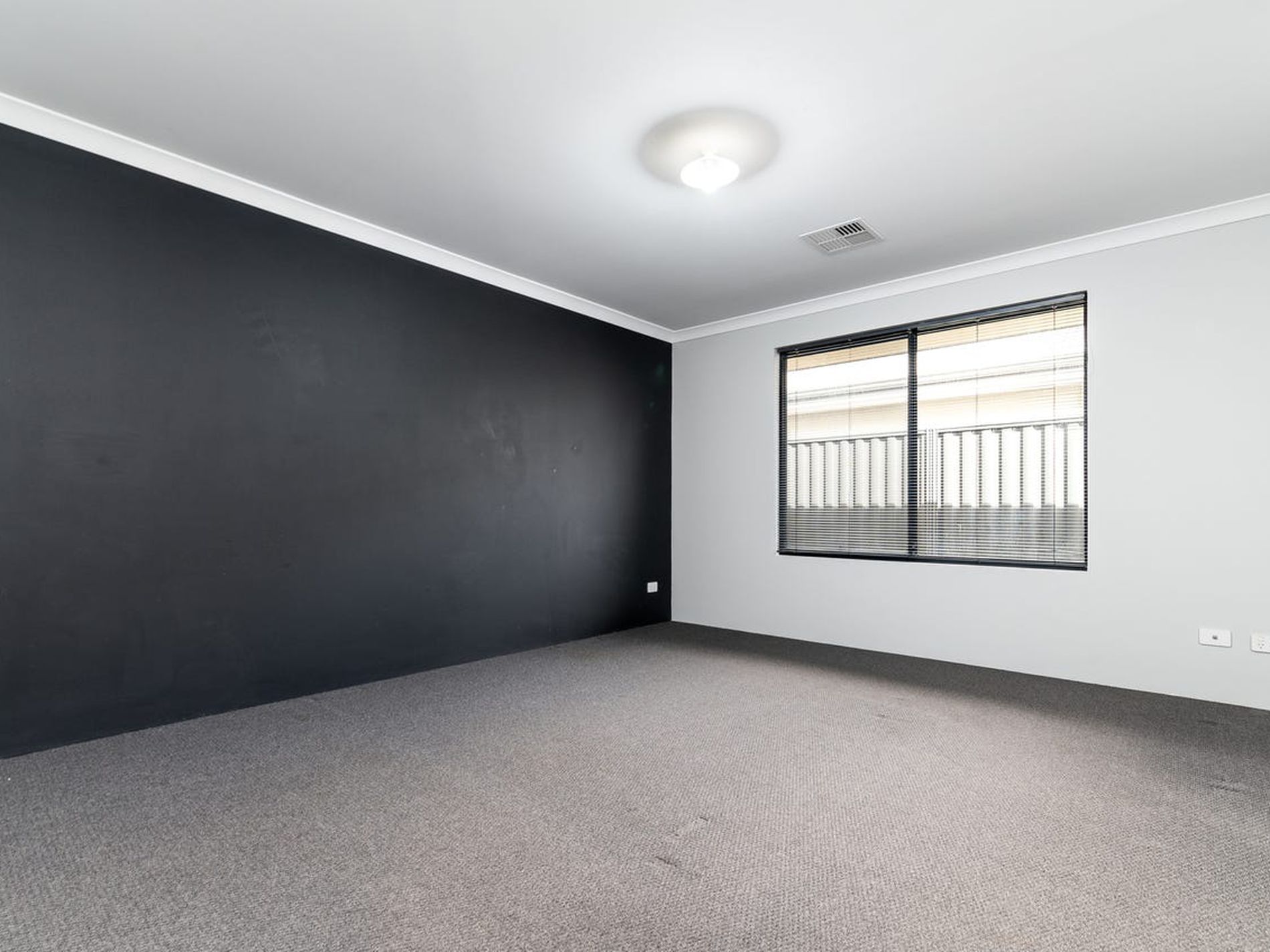 4 Fairmile Street, Bushmead