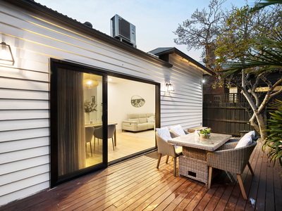 76 Pentland Parade, Yarraville
