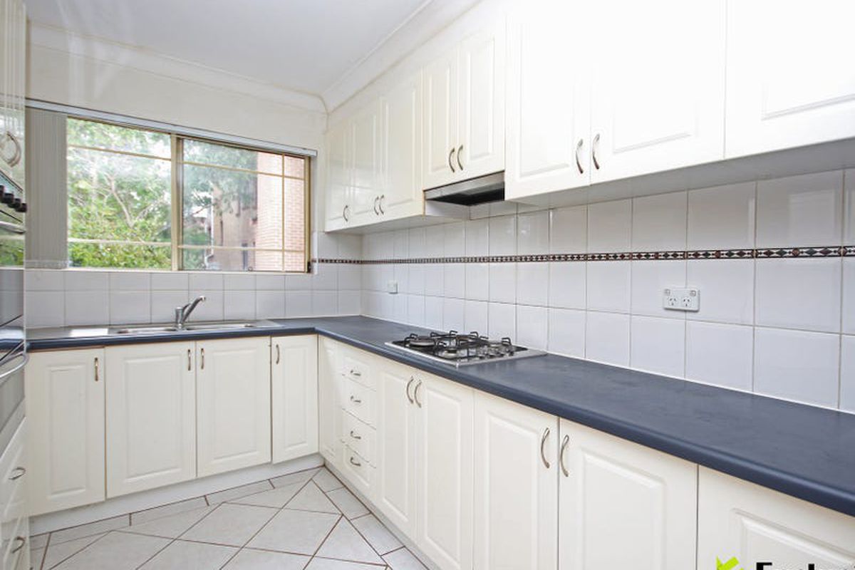 15 / 8-12 Hornsey Road, Homebush West