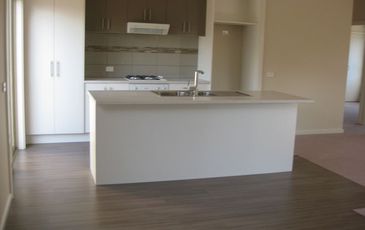 2 / 9 Slingsby Avenue, Beaconsfield