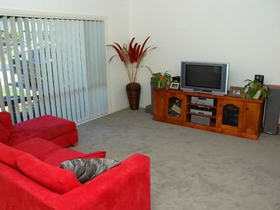 25 Lakeside Drive, Eden