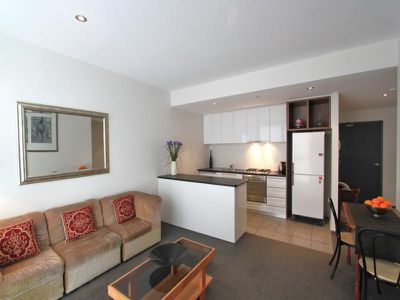 915 / 610 St Kilda Road, Melbourne