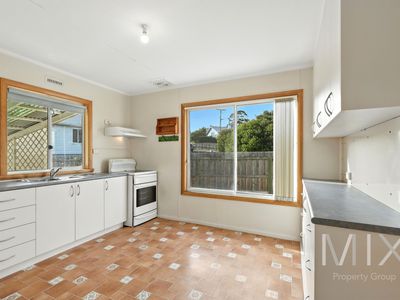24 Heemskirk Street, Warrane