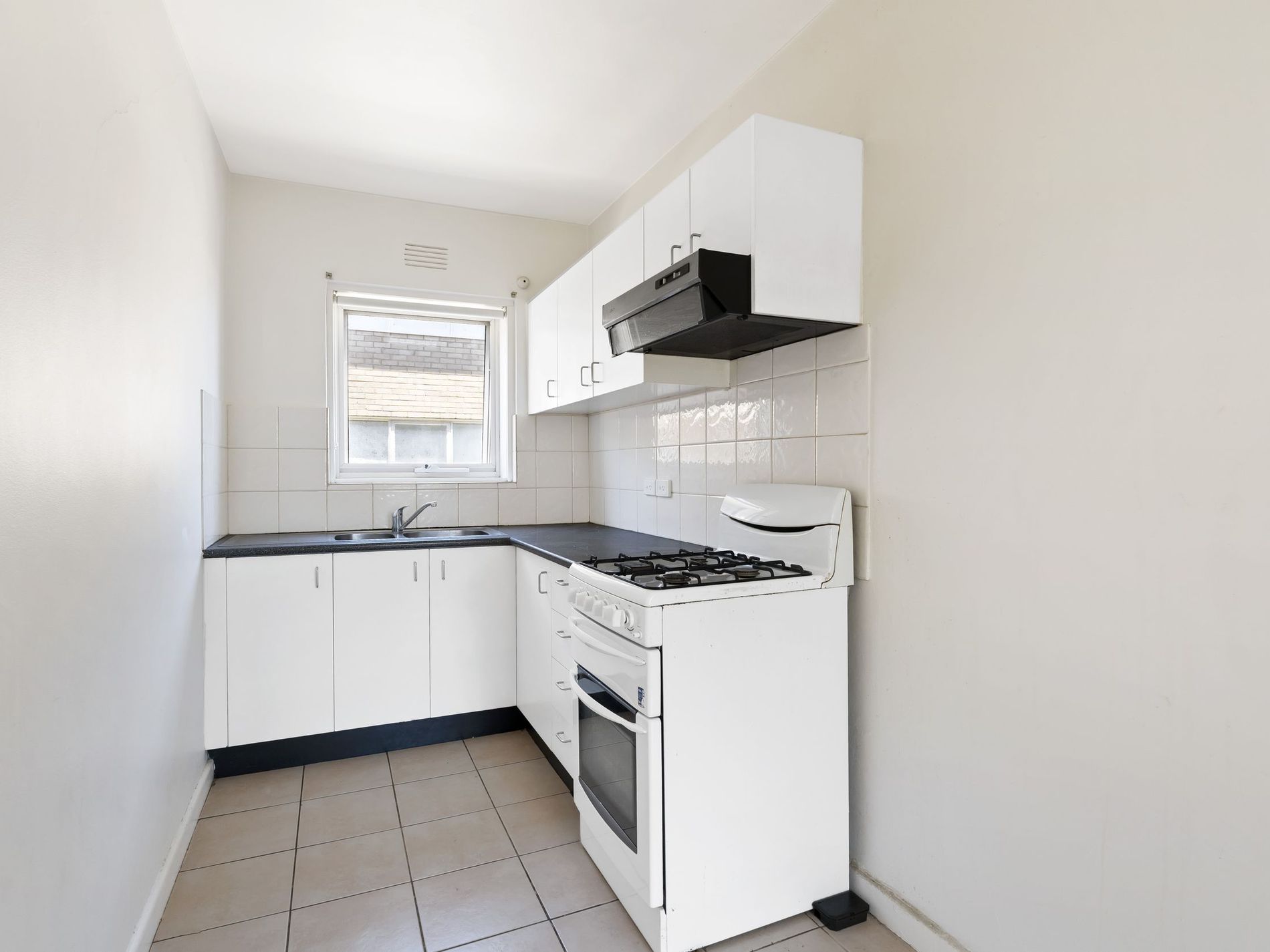 04/12 Marriott Street, St Kilda